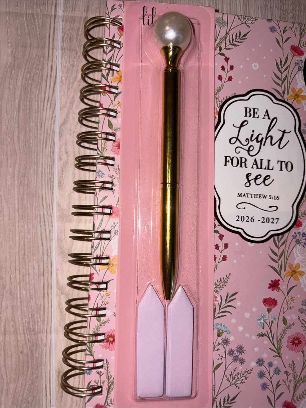 Be A Light Floral 18-Month Agenda with Gold Pen - Pink - Picture 10 of 10